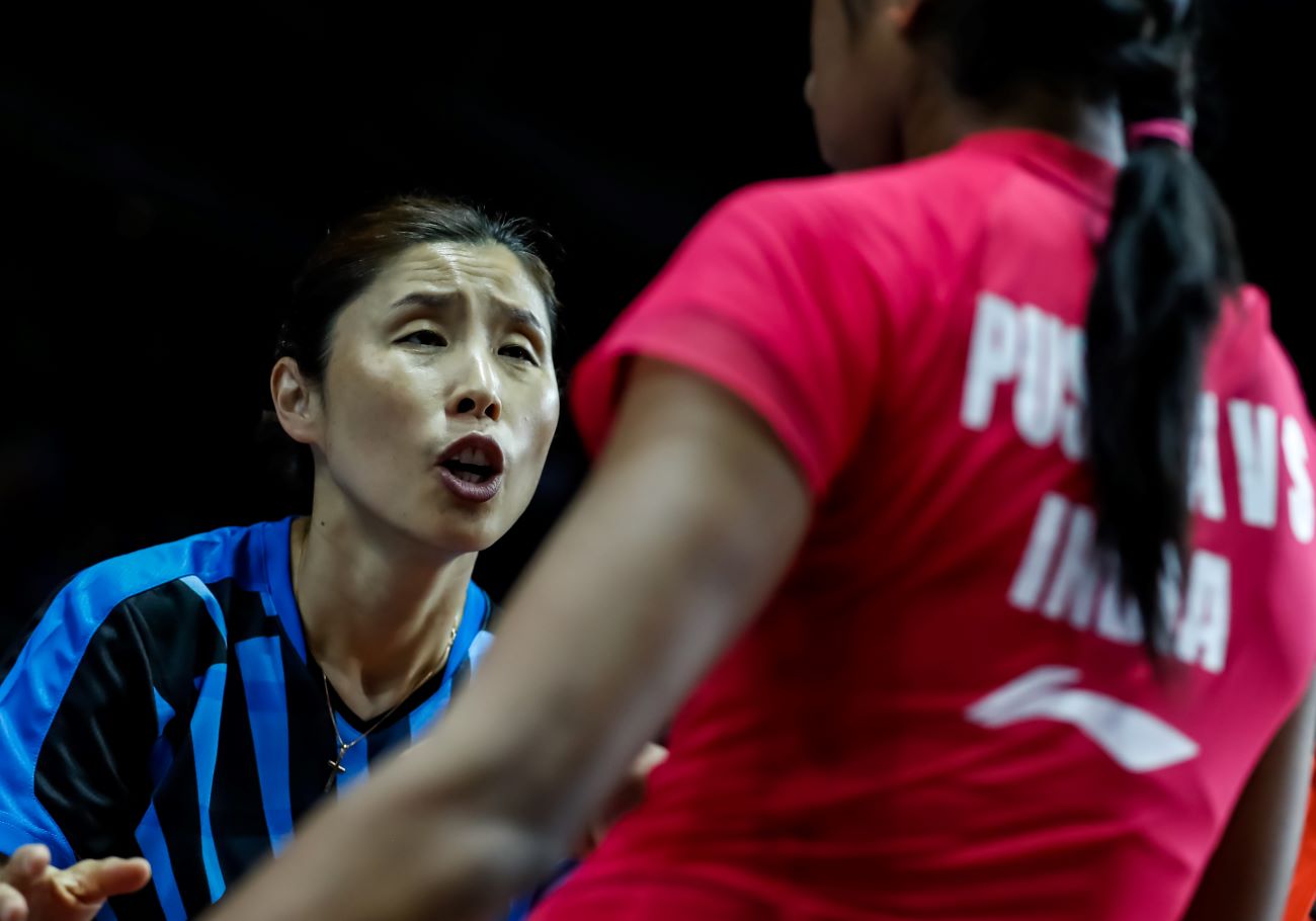 Coaches Pullela Gopichand (left) and Kim Ji Hyun sit courtside during Pusarla V Sindhu’s match at this year’s BLIBLI Indonesia Open 2019.