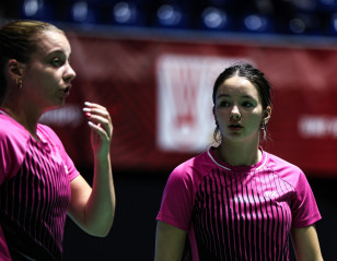 World Juniors: England Duo Hold Their Nerve