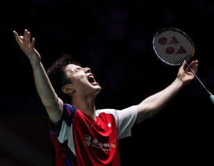 Shi’s Summit Ascent Reflects Stellar Season